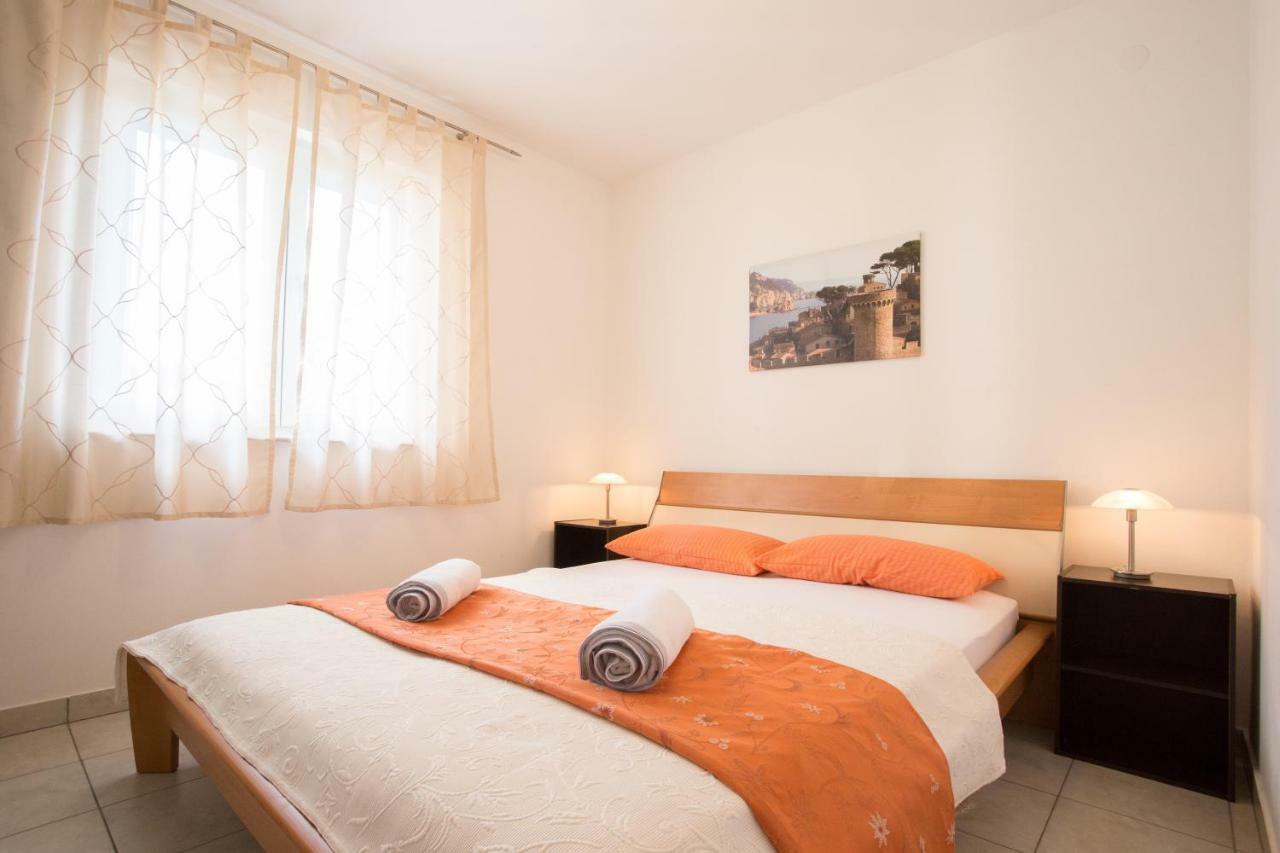 Apartment Smuljic Vrboska Luaran gambar
