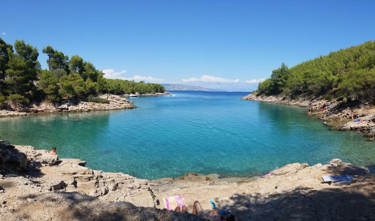 Apartment Smuljic Vrboska Luaran gambar
