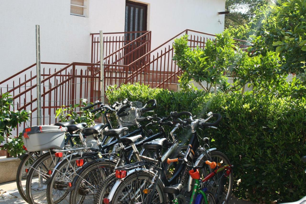 Apartment Smuljic Vrboska Luaran gambar
