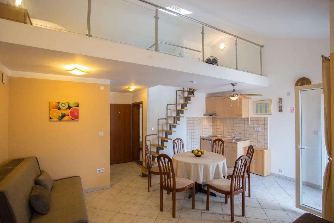 Apartment Smuljic Vrboska Luaran gambar